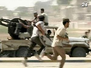 Ливийские повстанцы обнаружили в правительственном квартале сотни тел Ливийские повстанцы обнаружили в правительственном квартале сотни тел