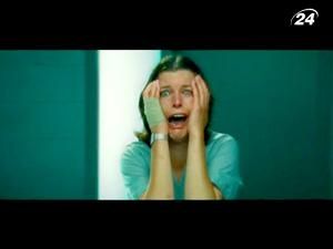 Мир увидел первые кадры триллера с Милой Йовович в главной роли Мир увидел первые кадры триллера с Милой Йовович в главной роли