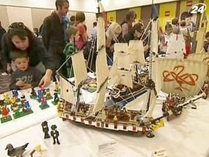 5-10% тех, кто играет конструкторами, - взрослые люди 5-10% тех, кто играет конструкторами, - взрослые люди