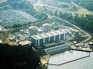 У США відключили атомний реактор через ураган "Айрін" У США відключили атомний реактор через ураган "Айрін"