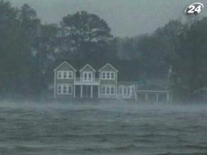 Хоча "Айрін" трохи заспокоїлась, вона досі - дуже небезпечна Хоча "Айрін" трохи заспокоїлась, вона досі - дуже небезпечна