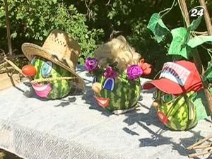 Арбуз в моде - праздник наибольшей ягоды устроили в Крыму