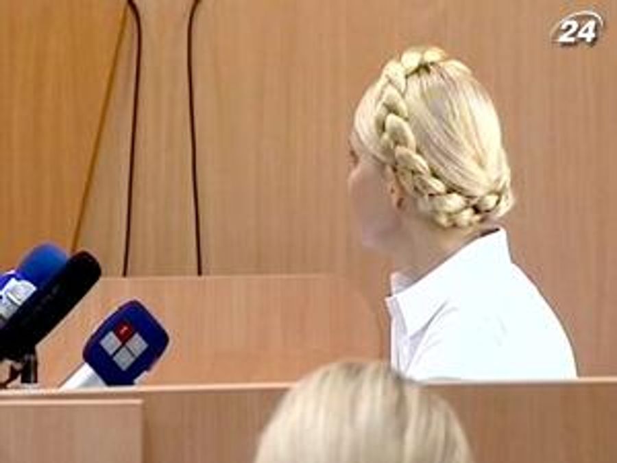 Тимошенко хоче, щоб її обстежили закордонні лікарі Тимошенко хоче, щоб її обстежили закордонні лікарі