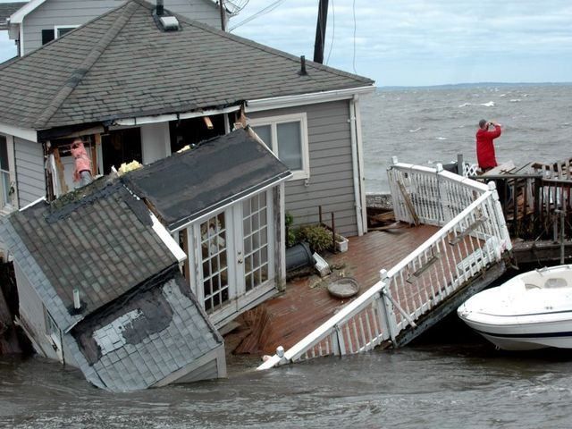 Східним узбережжям США пронісся ураган "Айрін"