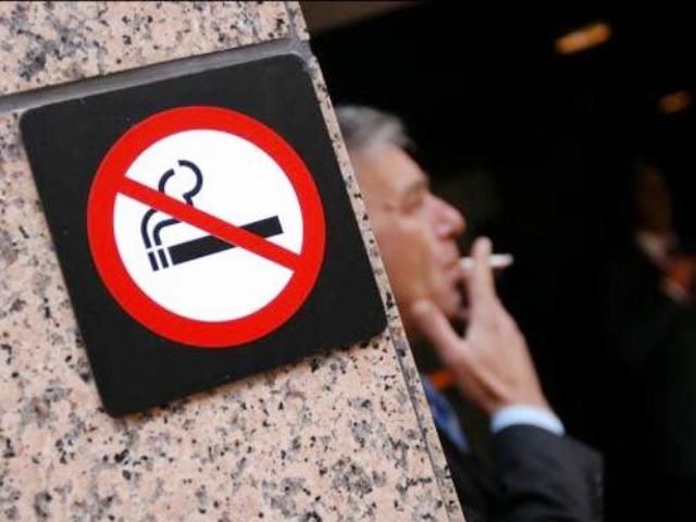 Налоговики напугали предпринимателей штрафами за курения 