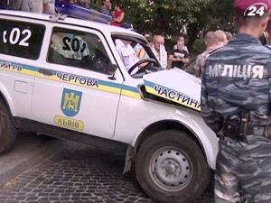 Руководителей львовского милиционера, совершившего ДТП нетрезвым, лишили должностей и званий 