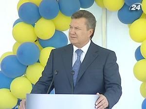 Президент урочисто відкрив дорожню розв’язку поблизу Житомира Президент урочисто відкрив дорожню розв’язку поблизу Житомира