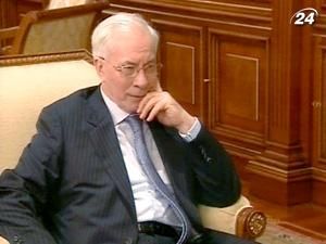 Азаров проконсультувався про можливий розрив газових угод Азаров проконсультувався про можливий розрив газових угод