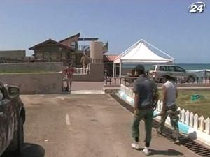 Віллу Каддафі повстанці перетворили в бараки Віллу Каддафі повстанці перетворили в бараки