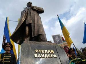 В Украине открыли уже 18-й памятник проводнику ОУН В Украине открыли уже 18-й памятник проводнику ОУН