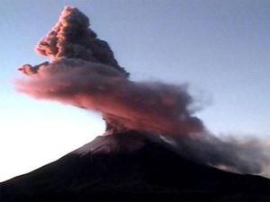 В Мексике оживает вулкан: уже выбрасывает газ и пар