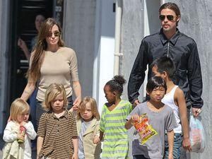 Анджеліна Джолі хвилюється за свого сина Анджеліна Джолі хвилюється за свого сина