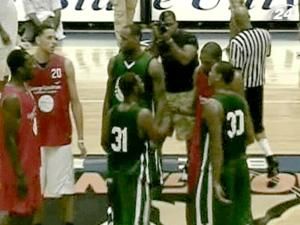 Звезды NBA организовали товарищеский матч Звезды NBA организовали товарищеский матч