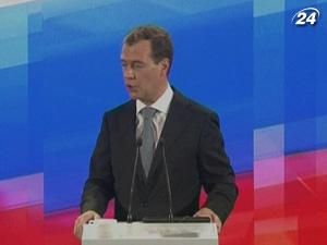 Медведєв: Тимошенко судять за домовленості з Росією Медведєв: Тимошенко судять за домовленості з Росією