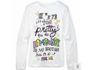 Прінт на футболці спровокував скандал на Facebook Прінт на футболці спровокував скандал на Facebook