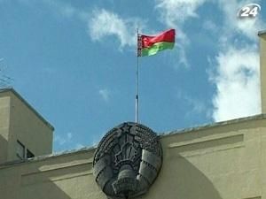 Білорусь знизила офіційний курс рубля Білорусь знизила офіційний курс рубля