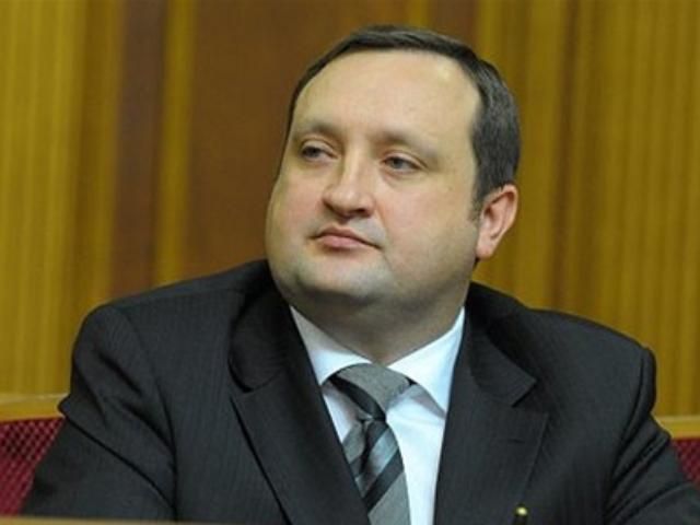 Арбузов: НБУ расширяет коридор колебаний курса до 2,5% Арбузов: НБУ расширяет коридор колебаний курса до 2,5%