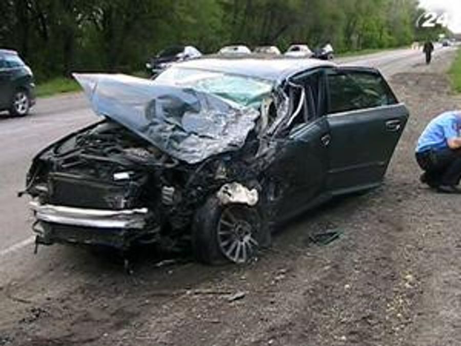 На Вінниччині потрапив в аварію нардеп від БЮТ Петро Гасюк На Вінниччині потрапив в аварію нардеп від БЮТ Петро Гасюк