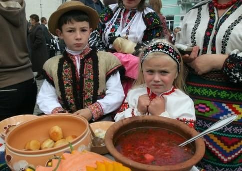 На Тернопольщине продолжается фестиваль «Борщьив»