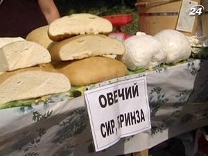 Фестиваль брынзы собрал на Закарпатье десятки тысяч туристов 