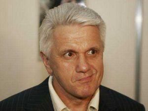 Литвин згадав про свої звинувачення у плагіаті, але відмовився коментувати ситуацію з Януковичем Литвин згадав про свої звинувачення у плагіаті, але відмовився коментувати ситуацію з Януковичем