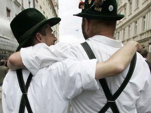 У грузинському селі побили трьох геїв з Німеччини У грузинському селі побили трьох геїв з Німеччини