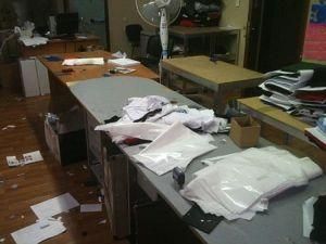 Обшук компанії з друку скандальних футболок вважають спланованим (ВІДЕО) Обшук компанії з друку скандальних футболок вважають спланованим (ВІДЕО)