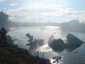 У Росії внаслідок падіння літака загинуло 44 особи. Двоє з них - українці У Росії внаслідок падіння літака загинуло 44 особи. Двоє з них - українці