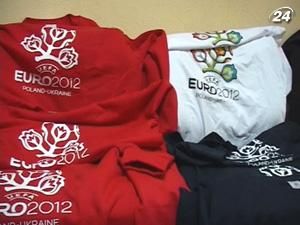 Друк футболок з логотипом "Євро-2012" може закінчитися судом Друк футболок з логотипом "Євро-2012" може закінчитися судом
