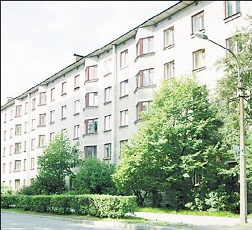 В Донецкой области 5-летняя девочка выжила после падения с 4-го этажа В Донецкой области 5-летняя девочка выжила после падения с 4-го этажа