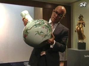 За вазу династии Цин на торгах хотят получить $ 15 миллионов