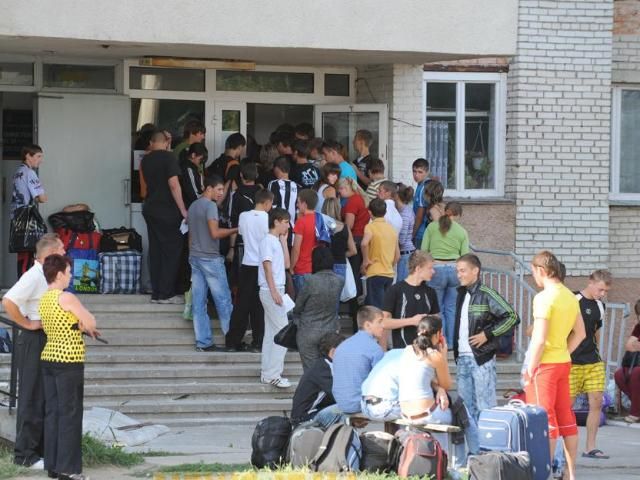 На вулиці можуть опинитися 6,5 мільйонів українців На вулиці можуть опинитися 6,5 мільйонів українців