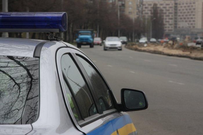 В Киеве милиционер сбил женщину