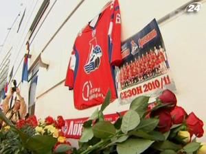 Тіла двох українців, які були на борту Як-42, доставлять до Києва Тіла двох українців, які були на борту Як-42, доставлять до Києва