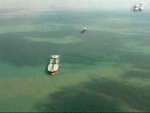 Российский корабль "Азов" не пустили в Керченский пролив