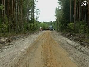 На Волыни начали активно строить автодороги в лесах На Волыни начали активно строить автодороги в лесах