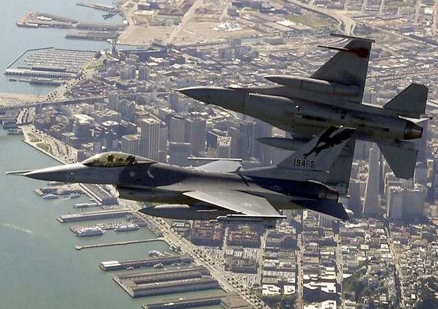 Військові США підняли тривогу через пасажирів, що закрились в туалеті літака Військові США підняли тривогу через пасажирів, що закрились в туалеті літака