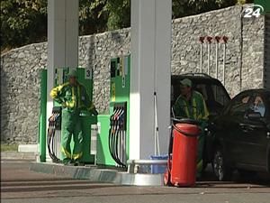 Повышения цены на топливо в АЗС в ближайшее время не будет Повышения цены на топливо в АЗС в ближайшее время не будет