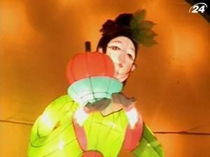 В Азії відбувається традиційний осінній фестиваль В Азії відбувається традиційний осінній фестиваль