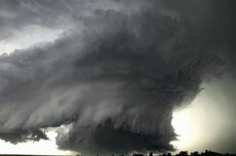 На Великобританію насувається ураган "Катя" На Великобританію насувається ураган "Катя"