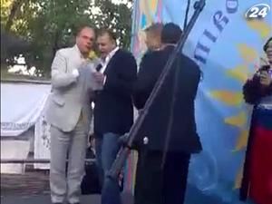 Кулиняк и Добкин спели "Рідна мати моя" Кулиняк и Добкин спели "Рідна мати моя"