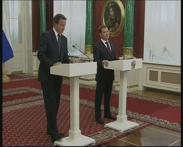 Кэмерон встретился с Медведевым Кэмерон встретился с Медведевым