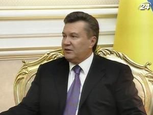 Янукович у Туркменістані говорить про співпрацю в ПЕК Янукович у Туркменістані говорить про співпрацю в ПЕК
