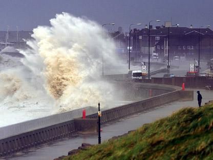 Великобритания страдает от урагана "Катя"