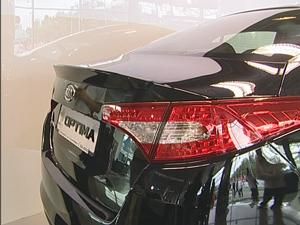 Kia представила два новых авто: Rio и Optima Kia представила два новых авто: Rio и Optima