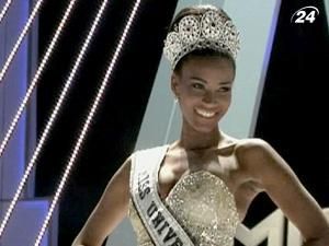 Корона, вартістю у 120 тисяч доларів, відправляється в Анголу Корона, вартістю у 120 тисяч доларів, відправляється в Анголу