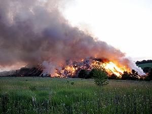 Біля Харкова горіло звалище