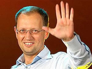 Яценюк закликає об’єднатись навколо нього і Тимошенко Яценюк закликає об’єднатись навколо нього і Тимошенко