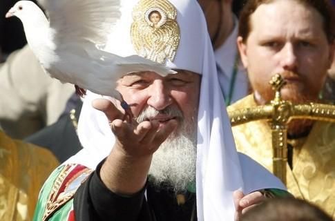 Разом із Патріархом Кирилом моляться понад 10 тисяч людей