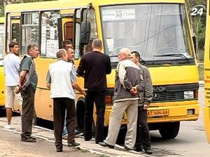 З вулиць Івано-Франківська майже на увесь день зникли маршрутки
